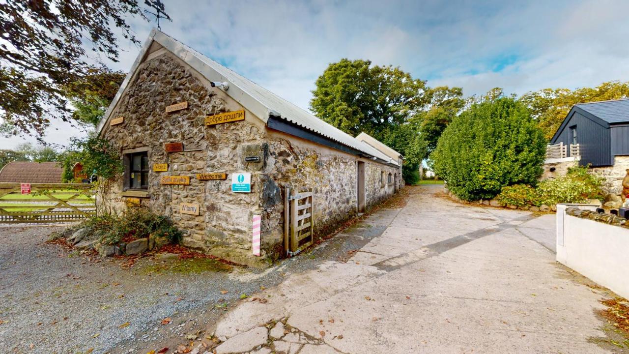 Cybi At Llanfair Hall Villa Llanfairpwllgwyngyll Exterior photo