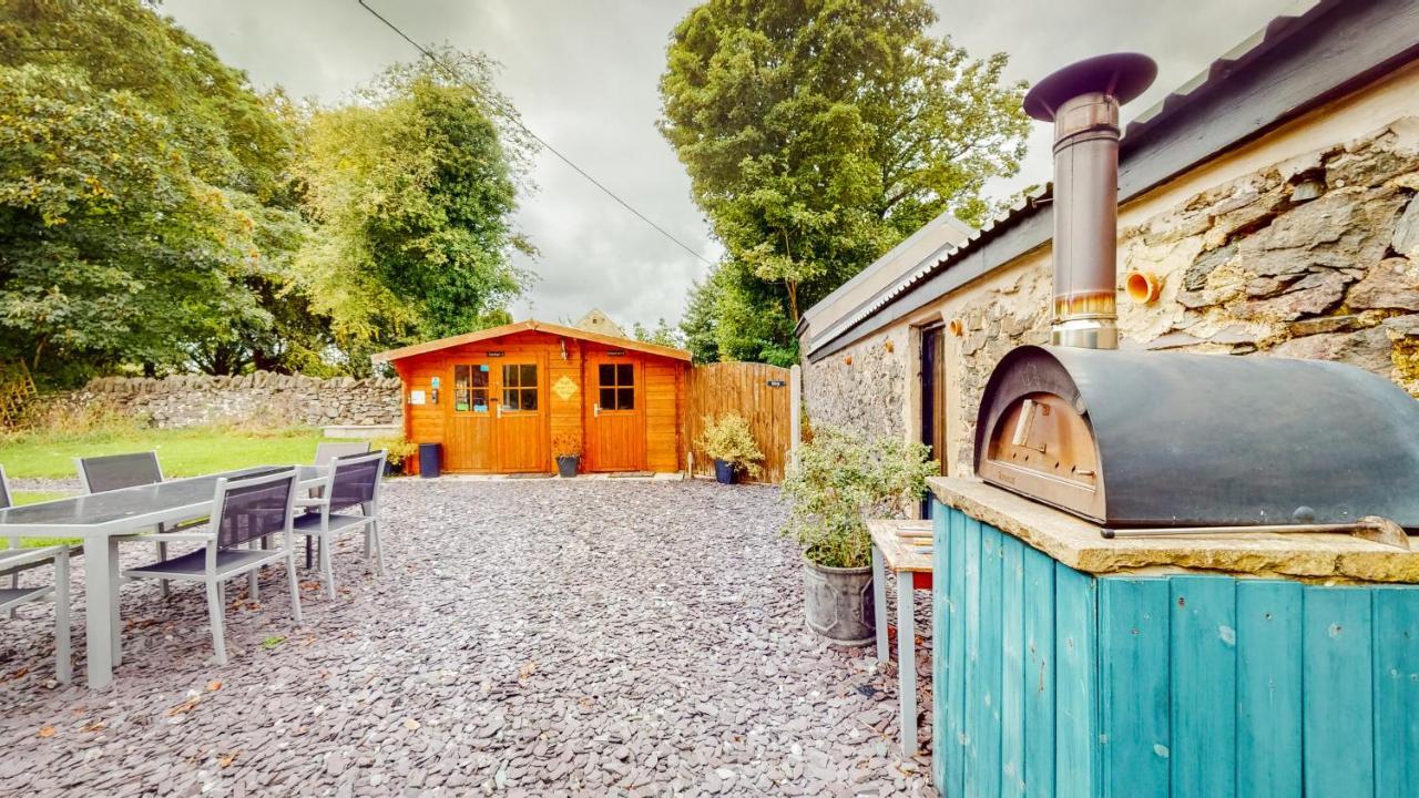 Cybi At Llanfair Hall Villa Llanfairpwllgwyngyll Exterior photo